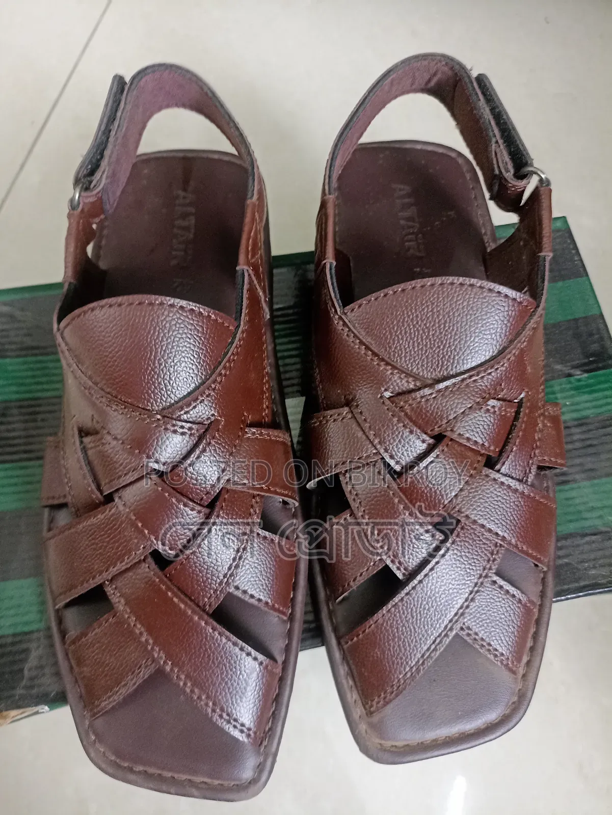 স্যান্ডেল লেদার