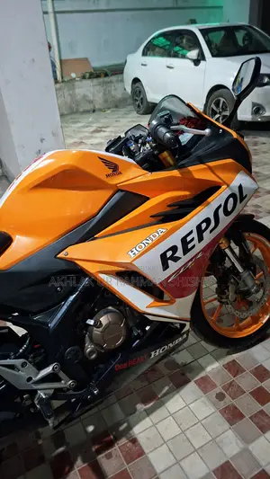 Honda CBR 2022 Orange