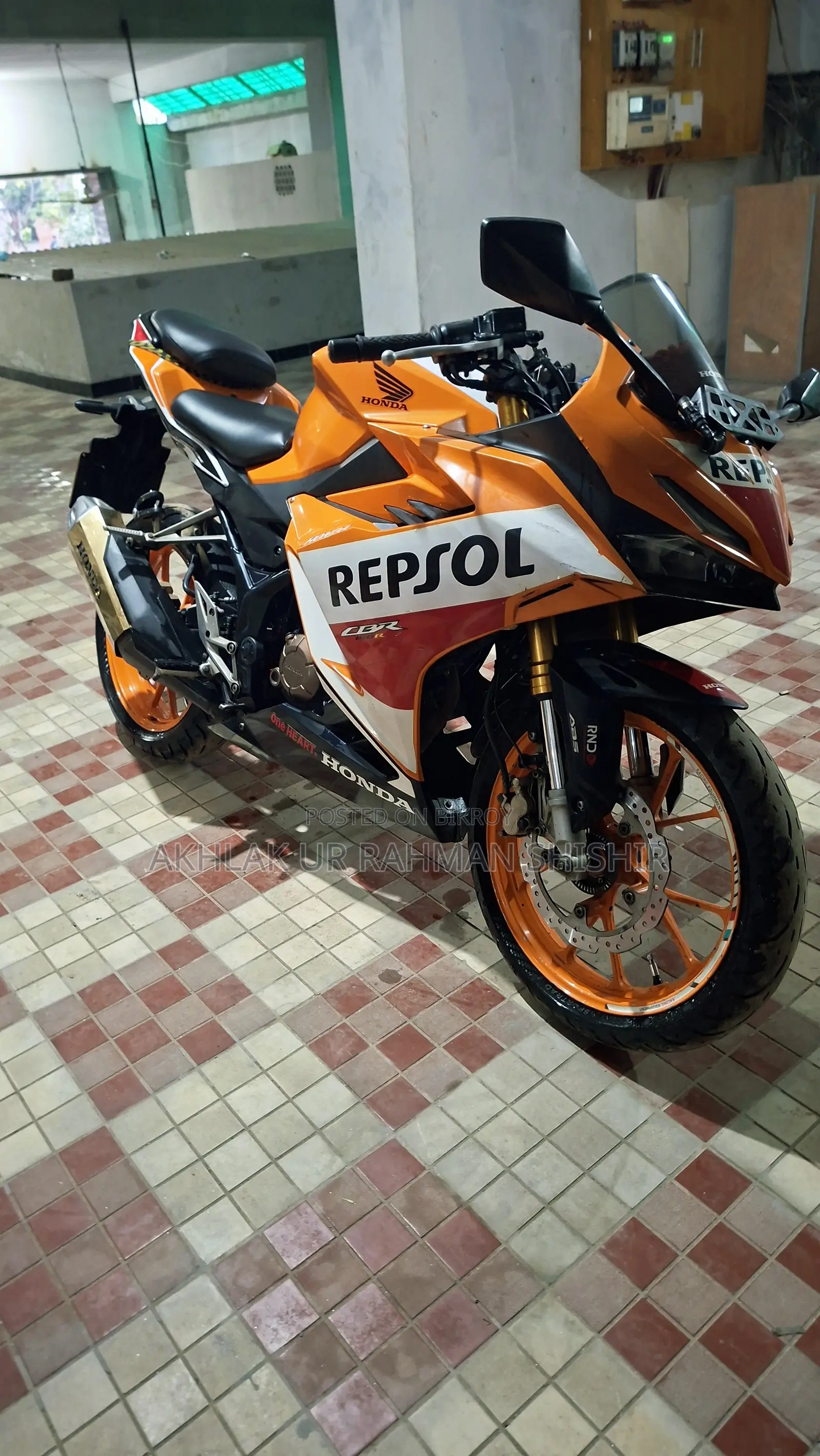 Honda CBR 2022 Orange
