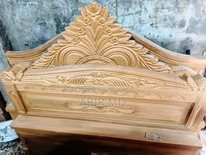 ৬×৭ ফিট ইপিল ইপিল কাঠের আধুনিক ডিজাইনের সেমি বক্স খাট