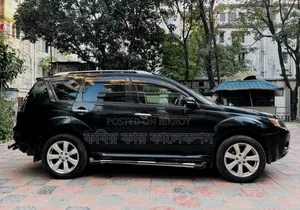 Mitsubishi Outlander 2010 Black