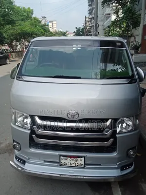 Toyota HiAce 2014 Silver