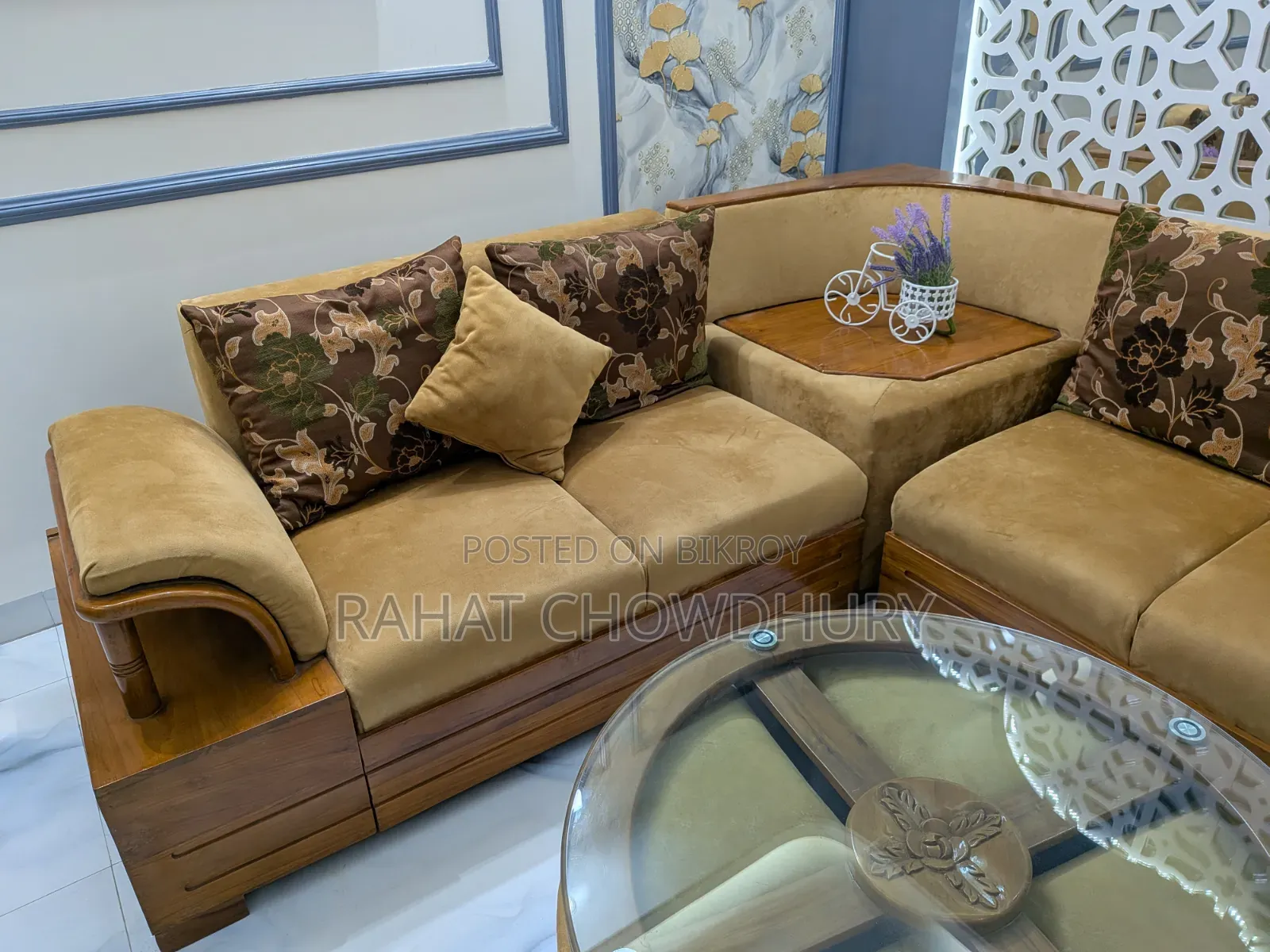 L-Shaped Sofa Set With Table