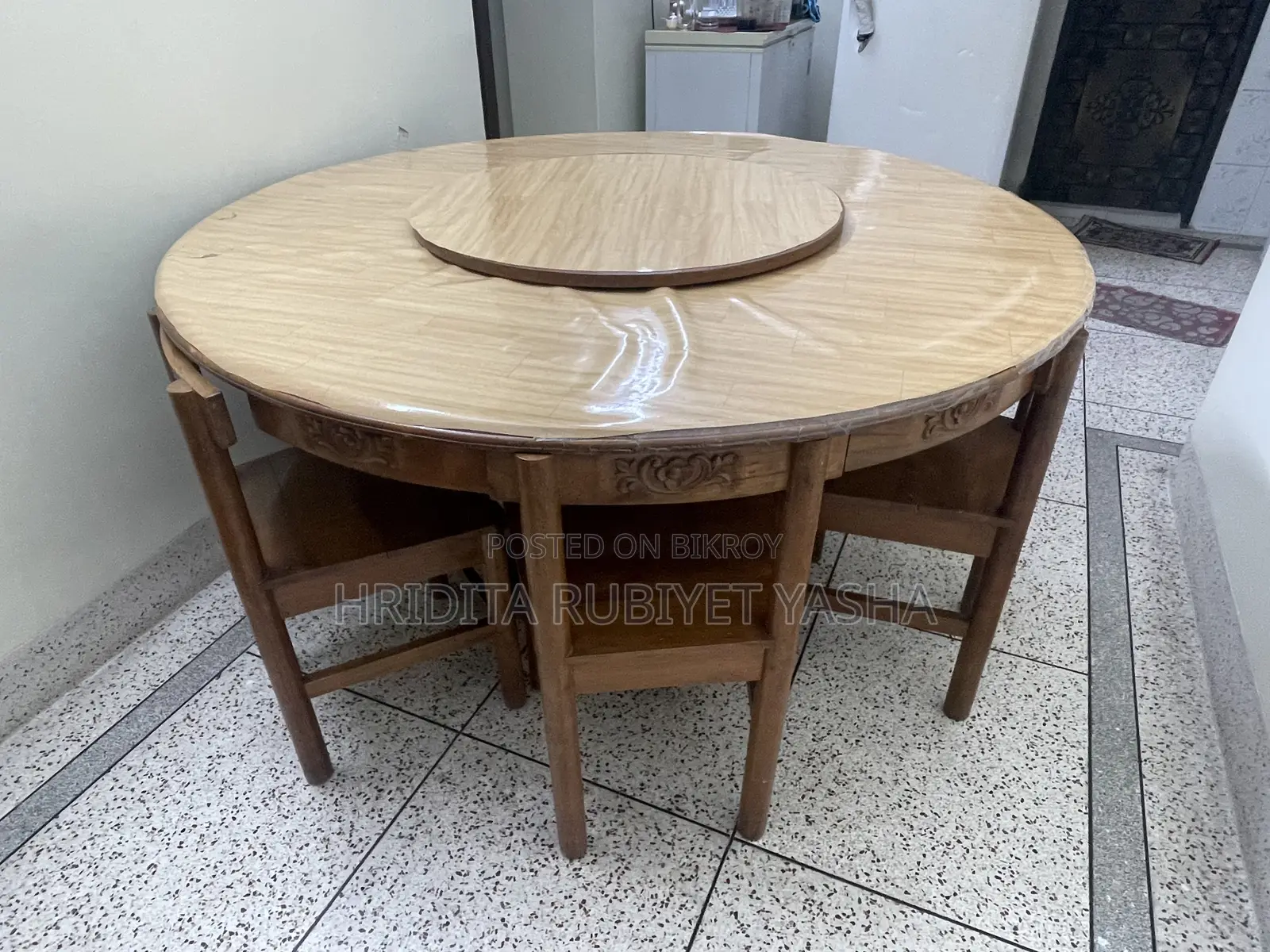 Dining Table (Almost New in Condition)