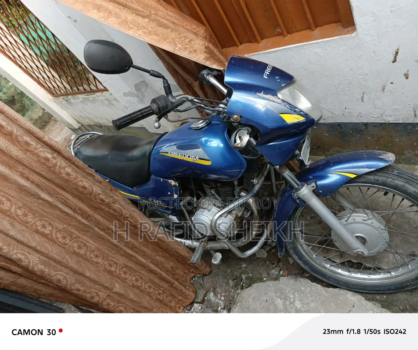 মোটরসাইকেল ২০০৫ নীল