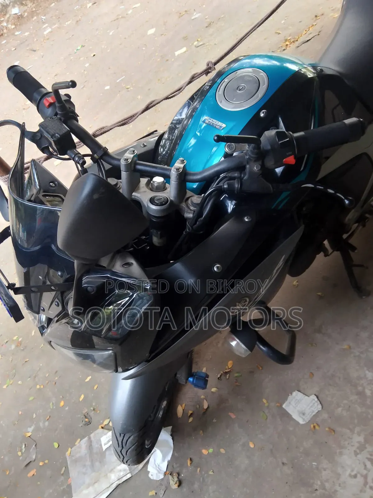 ইয়ামাহা ২০১৭ কালো