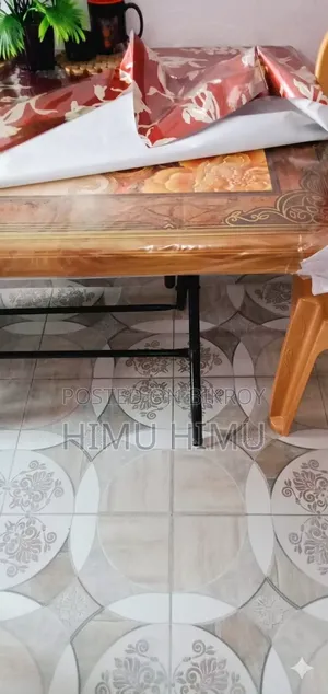 আর.এফ.এল ডাইনিং টেবিল