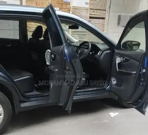 Nissan X-Trail 2.0 Petrol AWD 2014 Blue