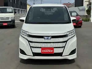 টয়োটা নোয়াহ ২০২১ পার্ল