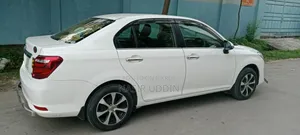 Toyota Axio 1.5 G 4-Wheel Drive 2015 White