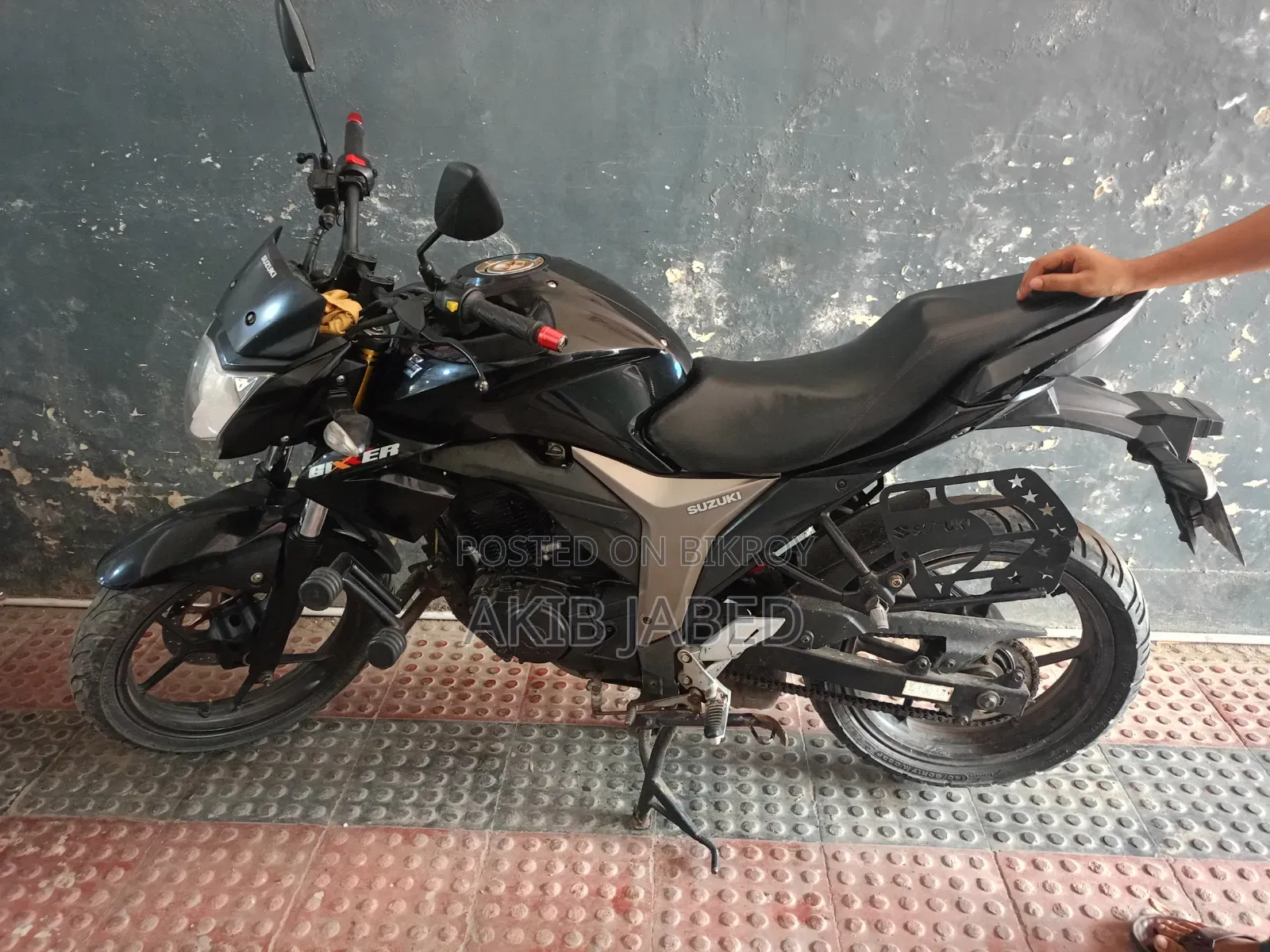 সুজুকি জিক্সার মনোটোন ২০২৩ কালো