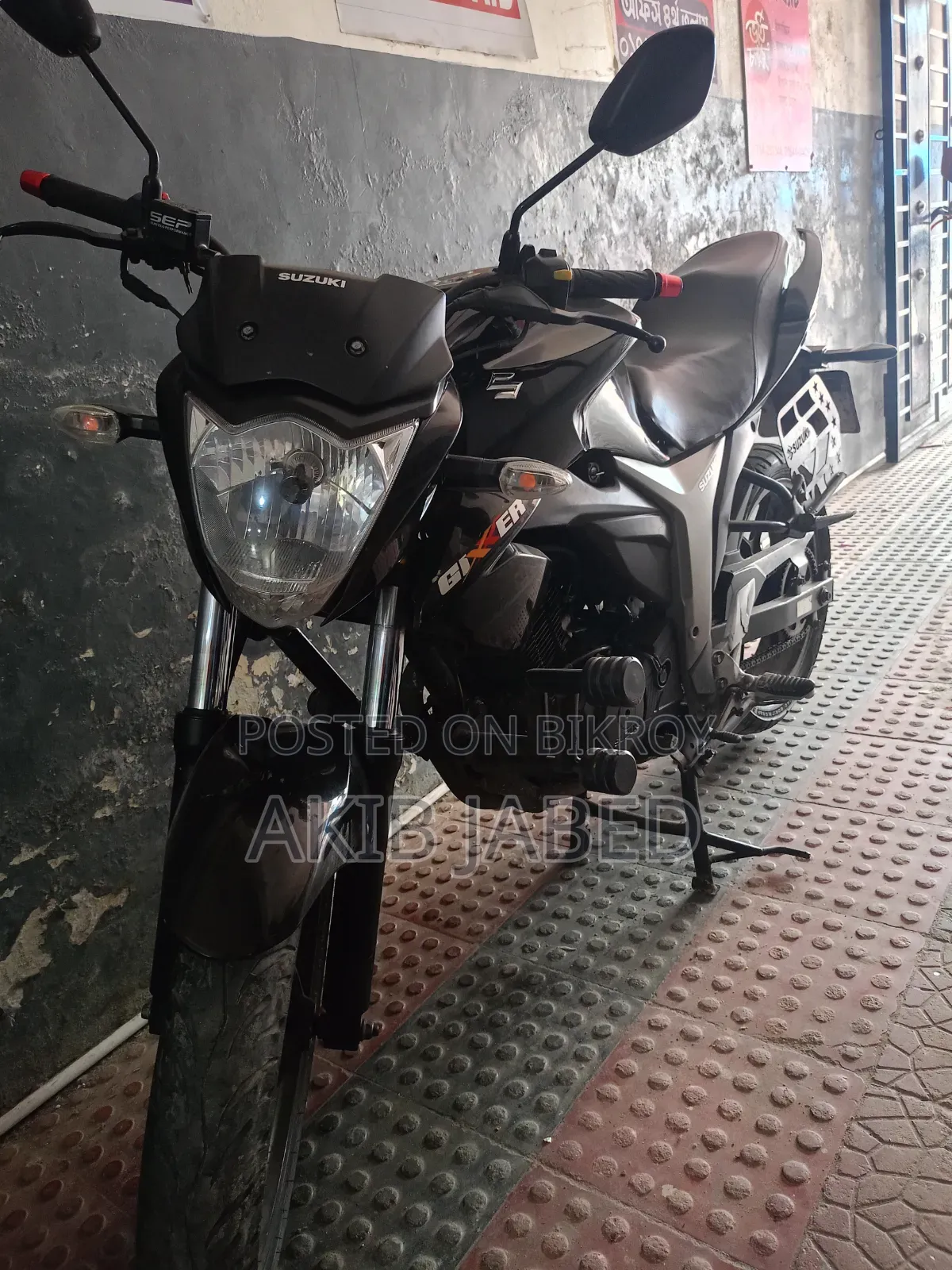 সুজুকি জিক্সার মনোটোন ২০২৩ কালো