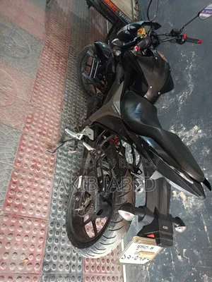 সুজুকি জিক্সার মনোটোন ২০২৩ কালো