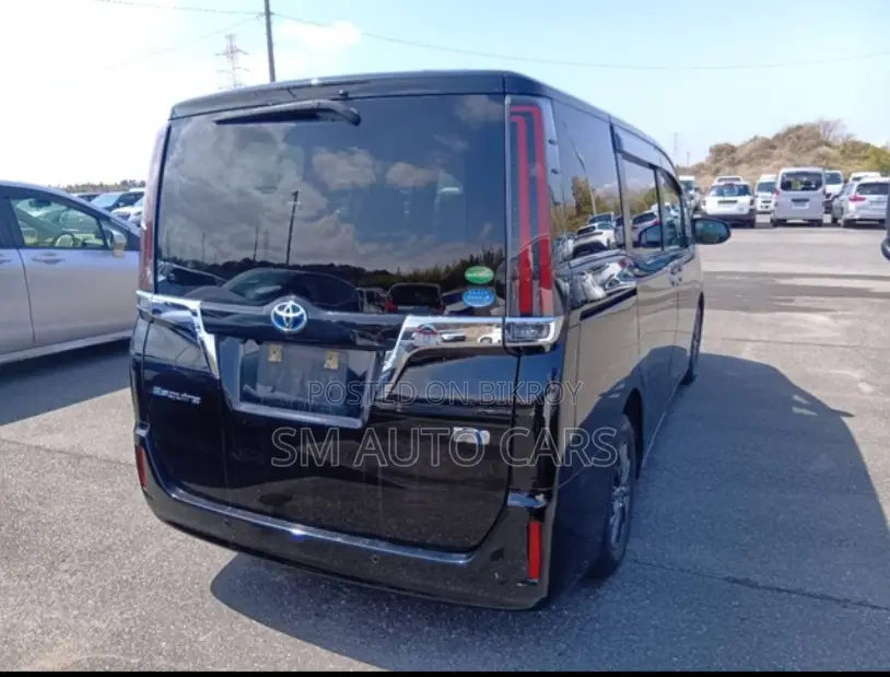 Toyota Esquire 1.8 FWD Hybrid (7 Seater) 2021 Black