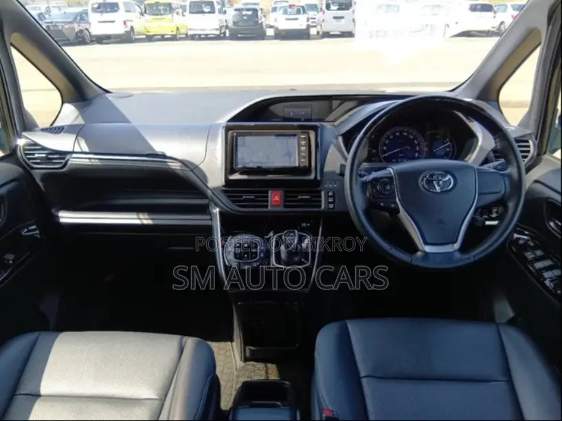Toyota Esquire 1.8 FWD Hybrid (7 Seater) 2021 Black