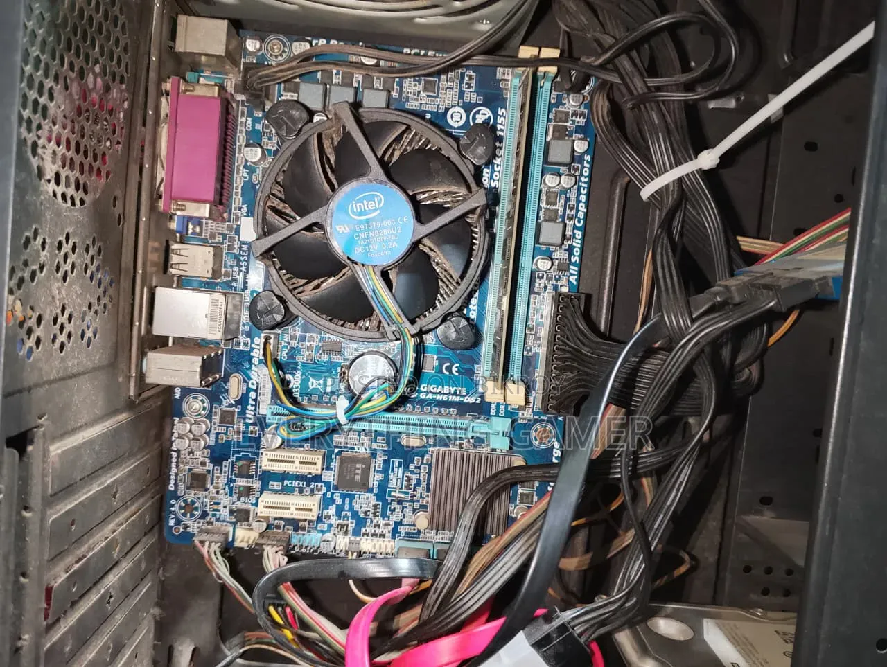 H61m-Ds2 4.0 Intel Corei3-2120 ,3300 Mhz,2 Core Free Cooler