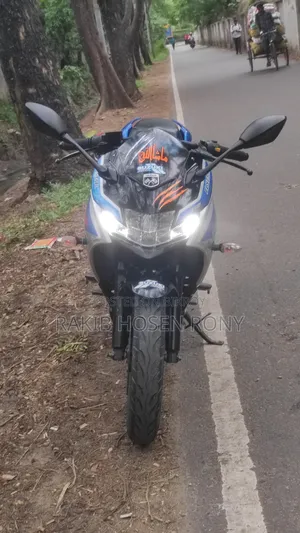 সুজুকি জিক্সার এসএফ এফআই ২০২৪ নীল