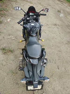 সুজুকি জিক্সার এসএফ ২০২৩ কালো