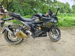 সুজুকি জিক্সার এসএফ ২০২৩ কালো