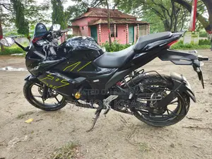 সুজুকি জিক্সার এসএফ ২০২৩ কালো