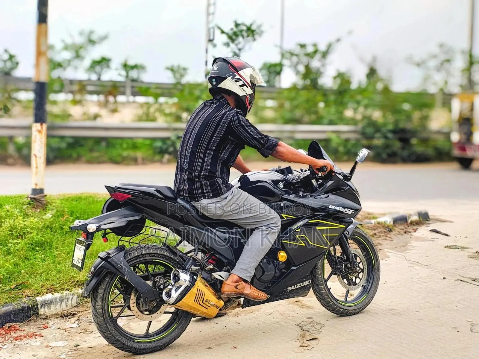 সুজুকি জিক্সার এসএফ ২০২৩ কালো
