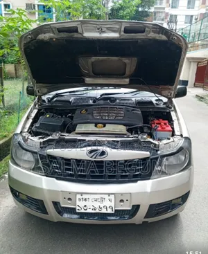 Mahindra XUV500 2015 Silver