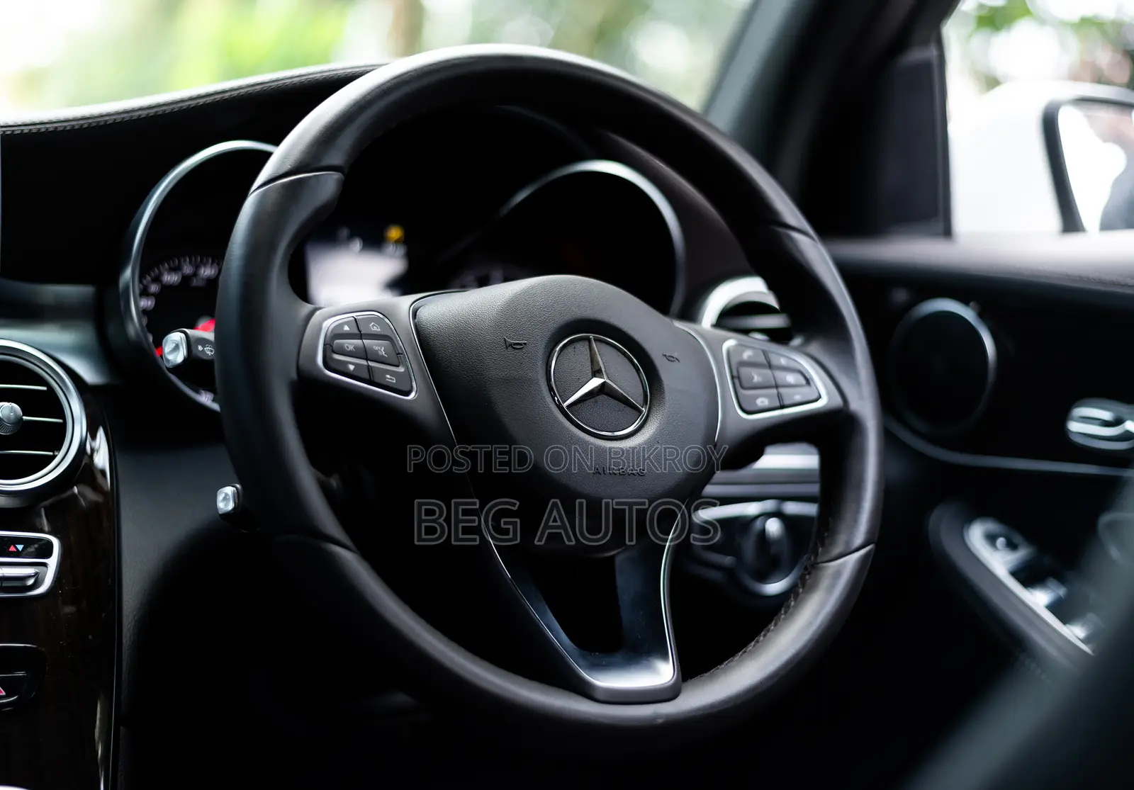 Mercedes-Benz GLC-Class 2017 White