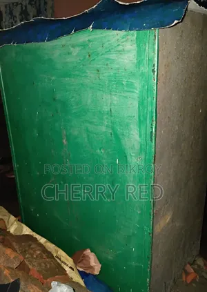 আলমারি লকার