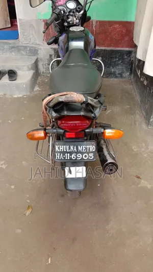বাজাজ প্লাটিনা ১০০ ২০০৬ কালো