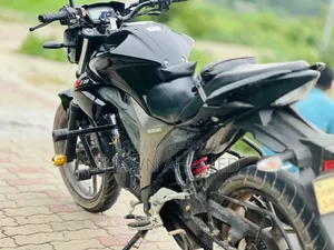 সুজুকি জিক্সার মনোটোন ২০২২ ব্ল্যাক