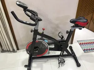সাইক্লিং এক্সারসাইজ বাইক