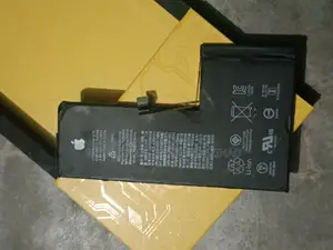 Apple iPhone Xs battery GB Black