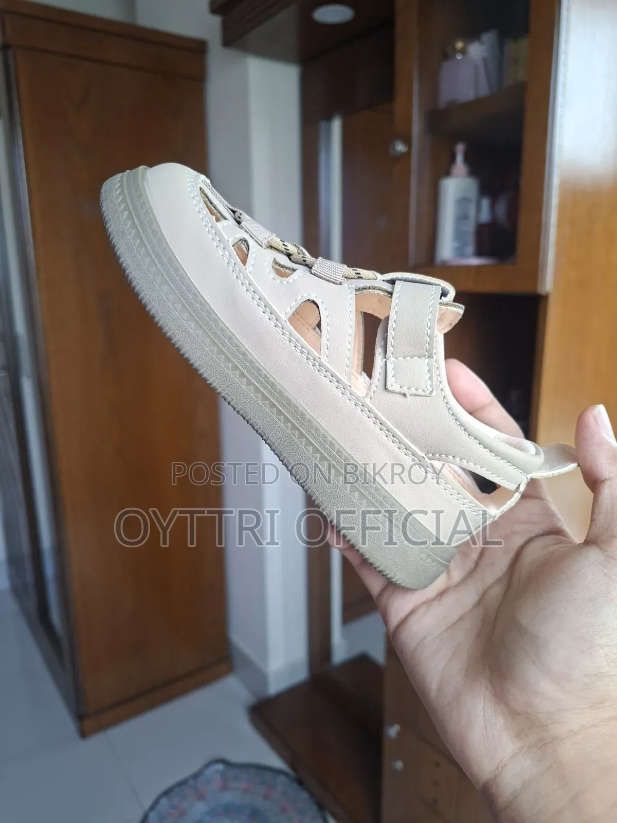 ছেলে বাচ্চার জুতা