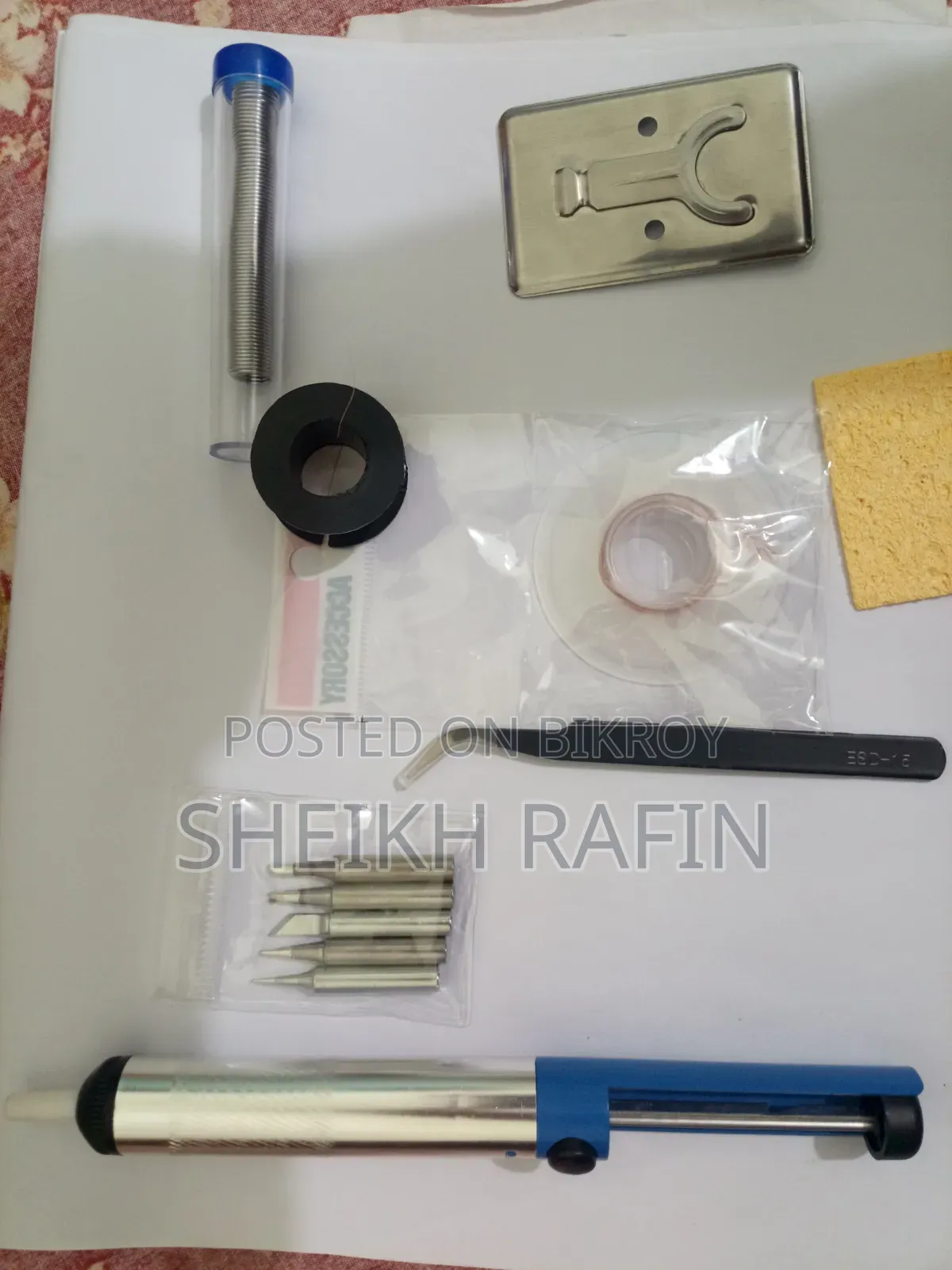 সোল্ডারিং আয়রন সোল্ডারিং কিট।
