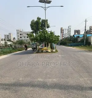 মেডিকেল করা যাবে ৩৩ কাঠা উত্তর মুখি সেক্টর১৭/এইচ ব্লক