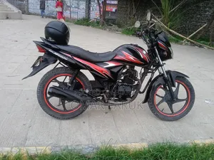 সুজুকি হায়াতে ২০১৯ কালো
