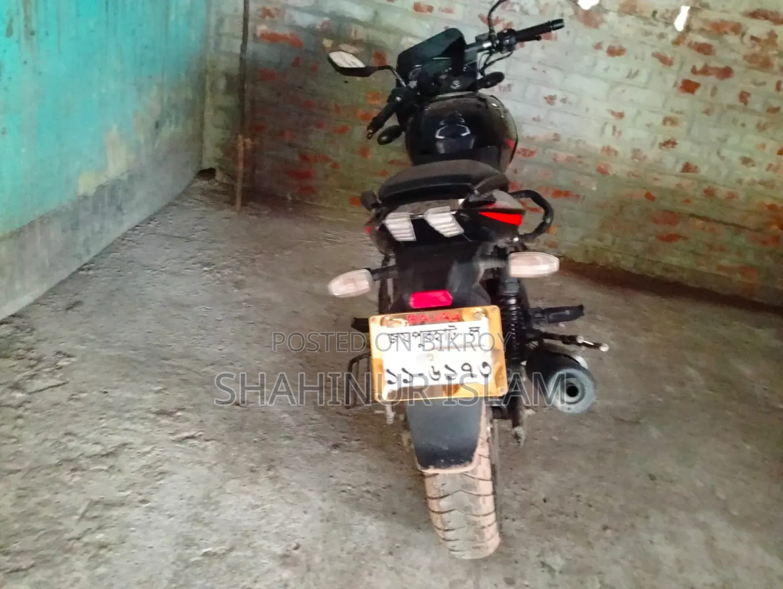 নতুন বাজাজ পালসার ১৫০ ২০২২ কালো