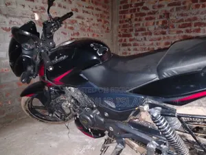 নতুন বাজাজ পালসার ১৫০ ২০২২ কালো