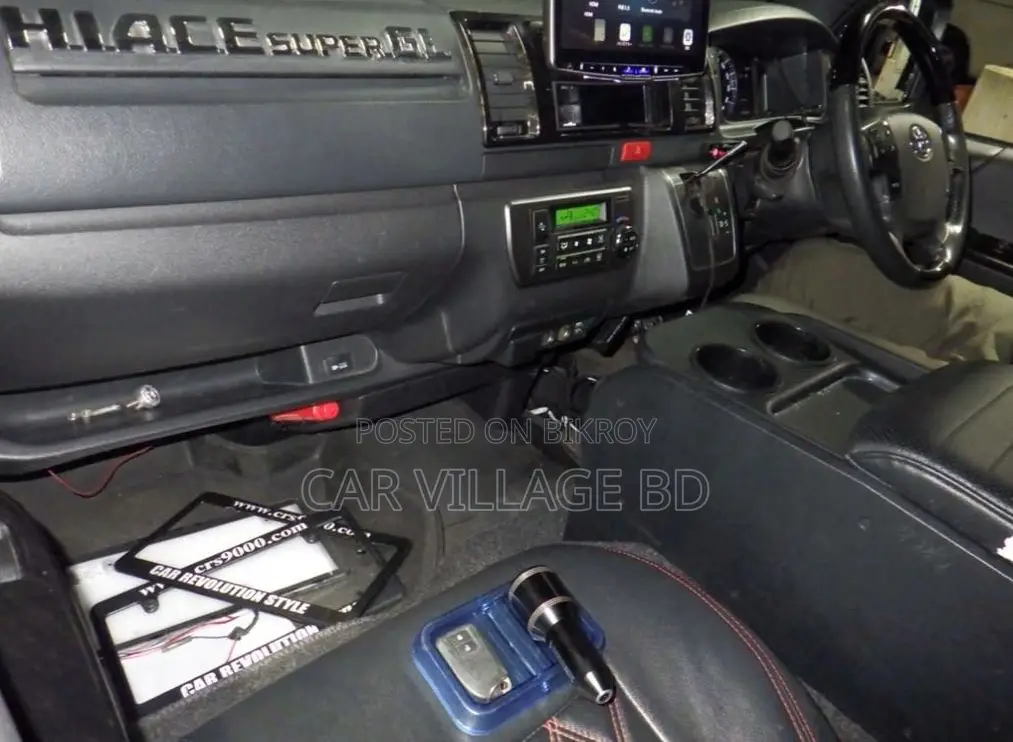 Toyota HiAce 2021 Black