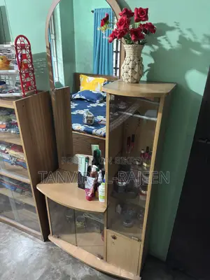 ড্রেসিং টেবিল