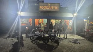 ড্যাফোডিল ইউনিভার্সিটির কাছে রেস্টুরেন্ট ফুল সেটআপ