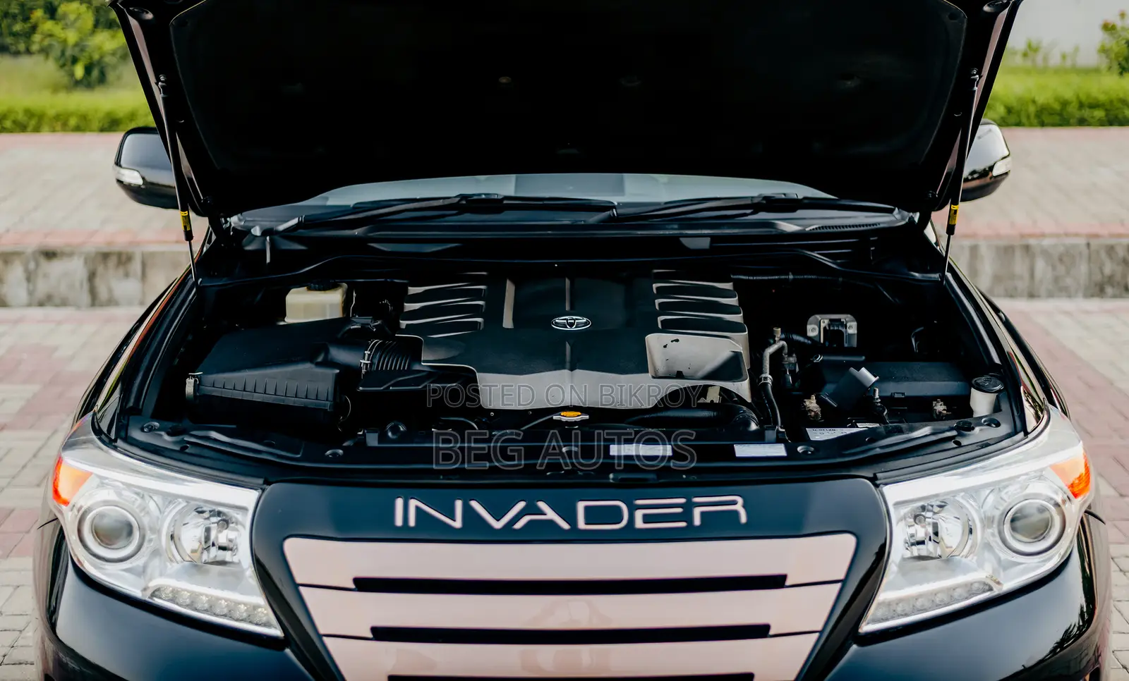 Toyota Land Cruiser 4.6 V8 ZX 2013 Black