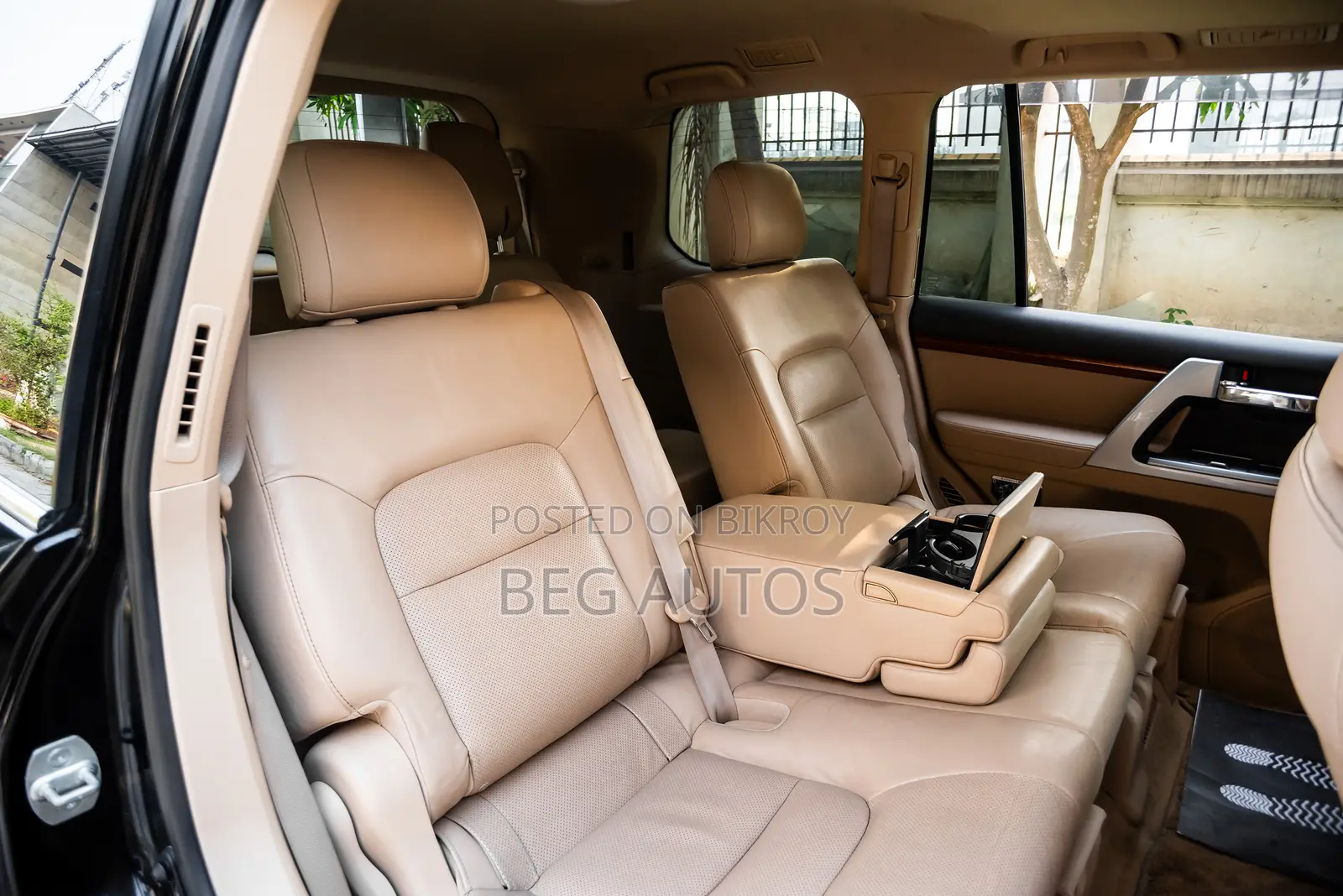 Toyota Land Cruiser 4.6 V8 ZX 2013 Black