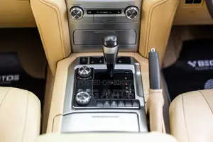 Toyota Land Cruiser 4.5 V8 TD 2016 Pearl