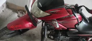 হিরো গ্ল্যামার ২০১৭ রেড
