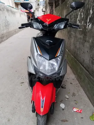 New Tris 2026 Red