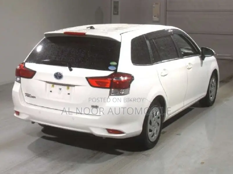 Toyota Corolla Fielder 2021 White