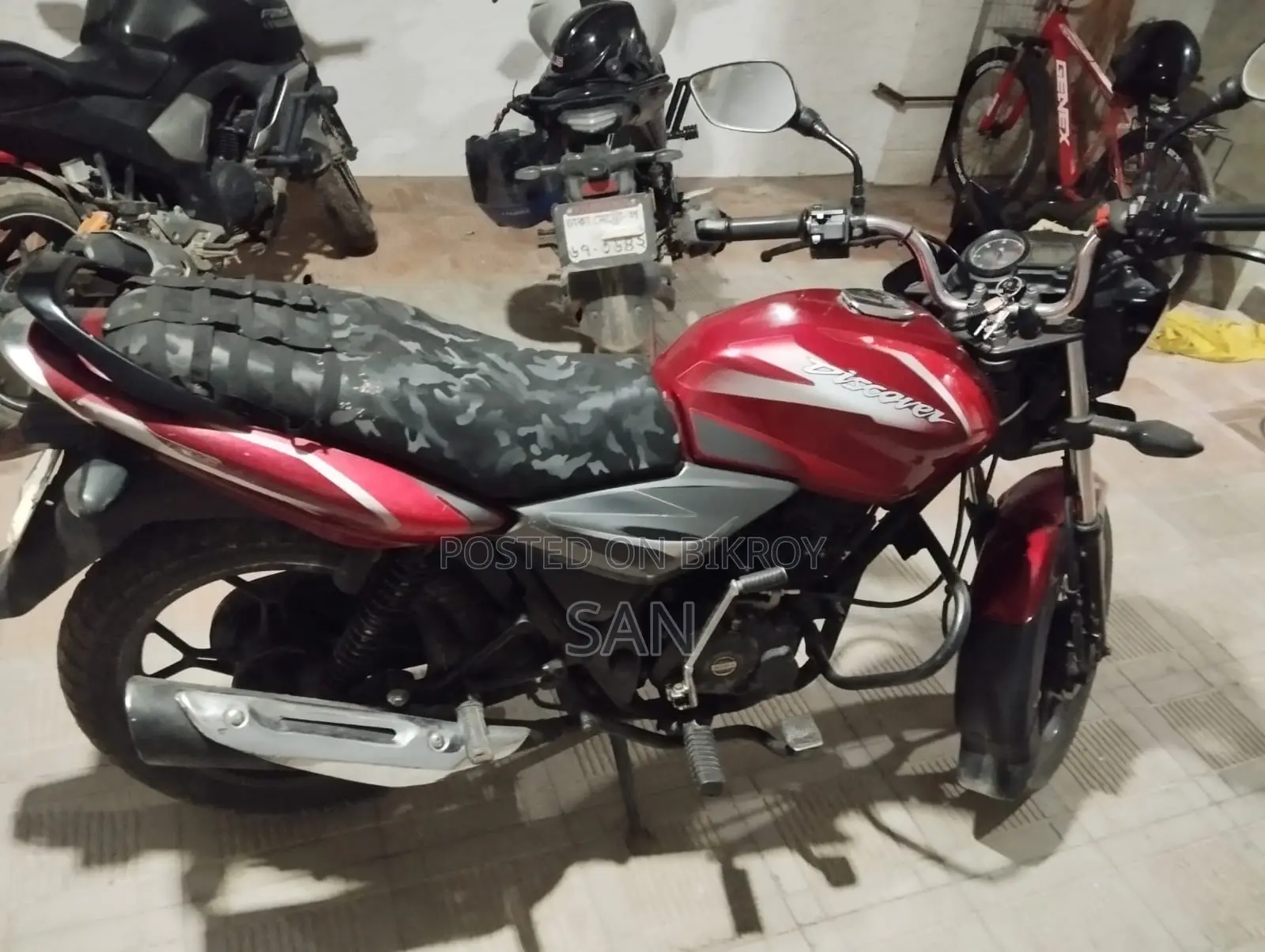 Bajaj Discover 125 2019 লাল