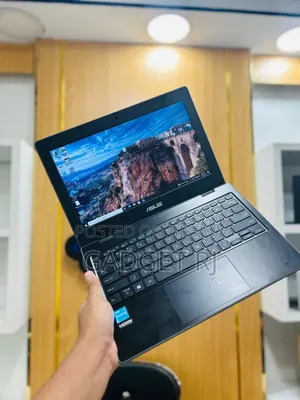 Laptop 4GB Intel Celeron SSD 128GB