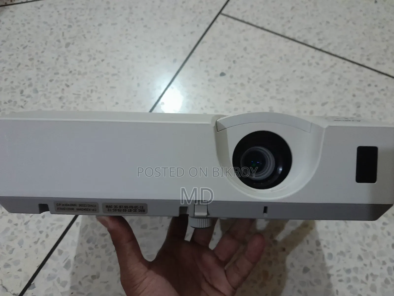 Hitachi Cp- X3042wn Projector